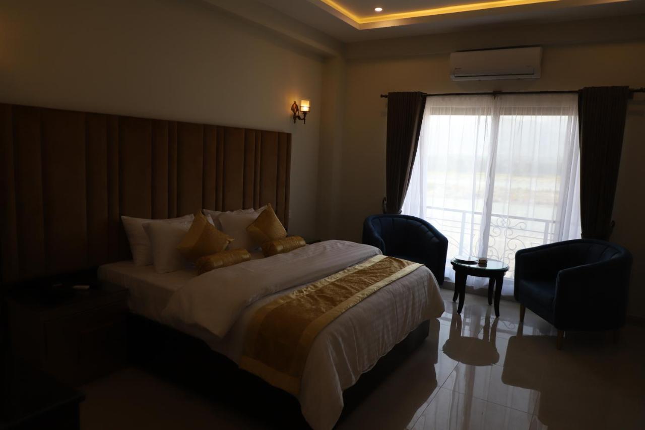 Swat Palace Hotel By Northin Mam Derai Dış mekan fotoğraf