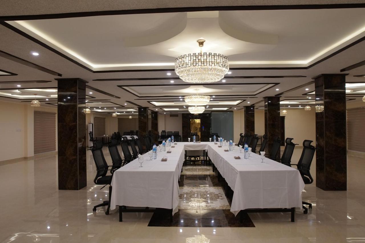 Swat Palace Hotel By Northin Mam Derai Dış mekan fotoğraf